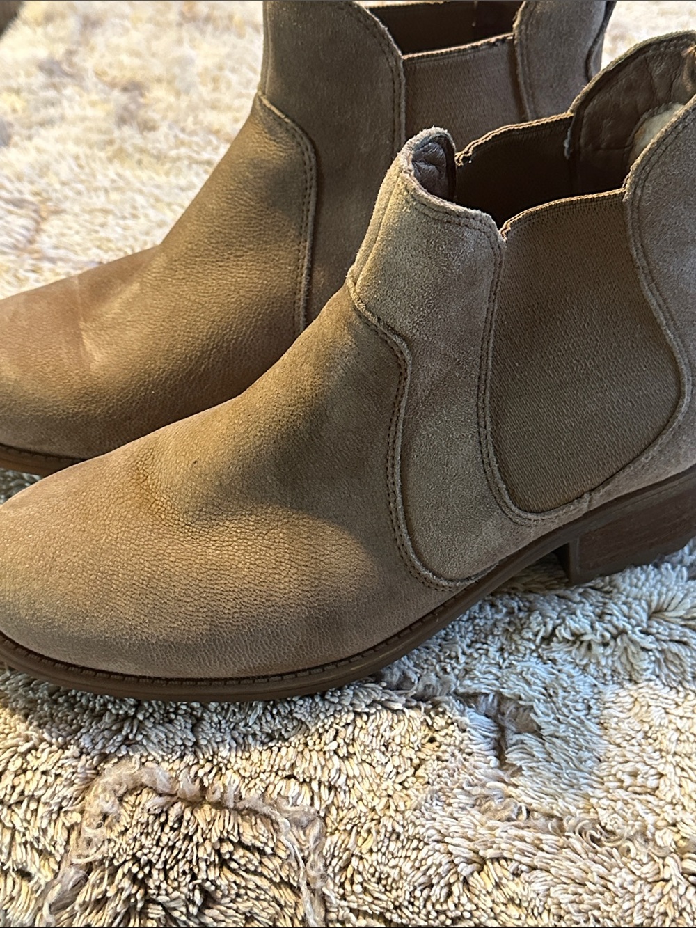 UGG Women's Taupe Suede Chelsea Ankle Boots - Picture 11 of 12